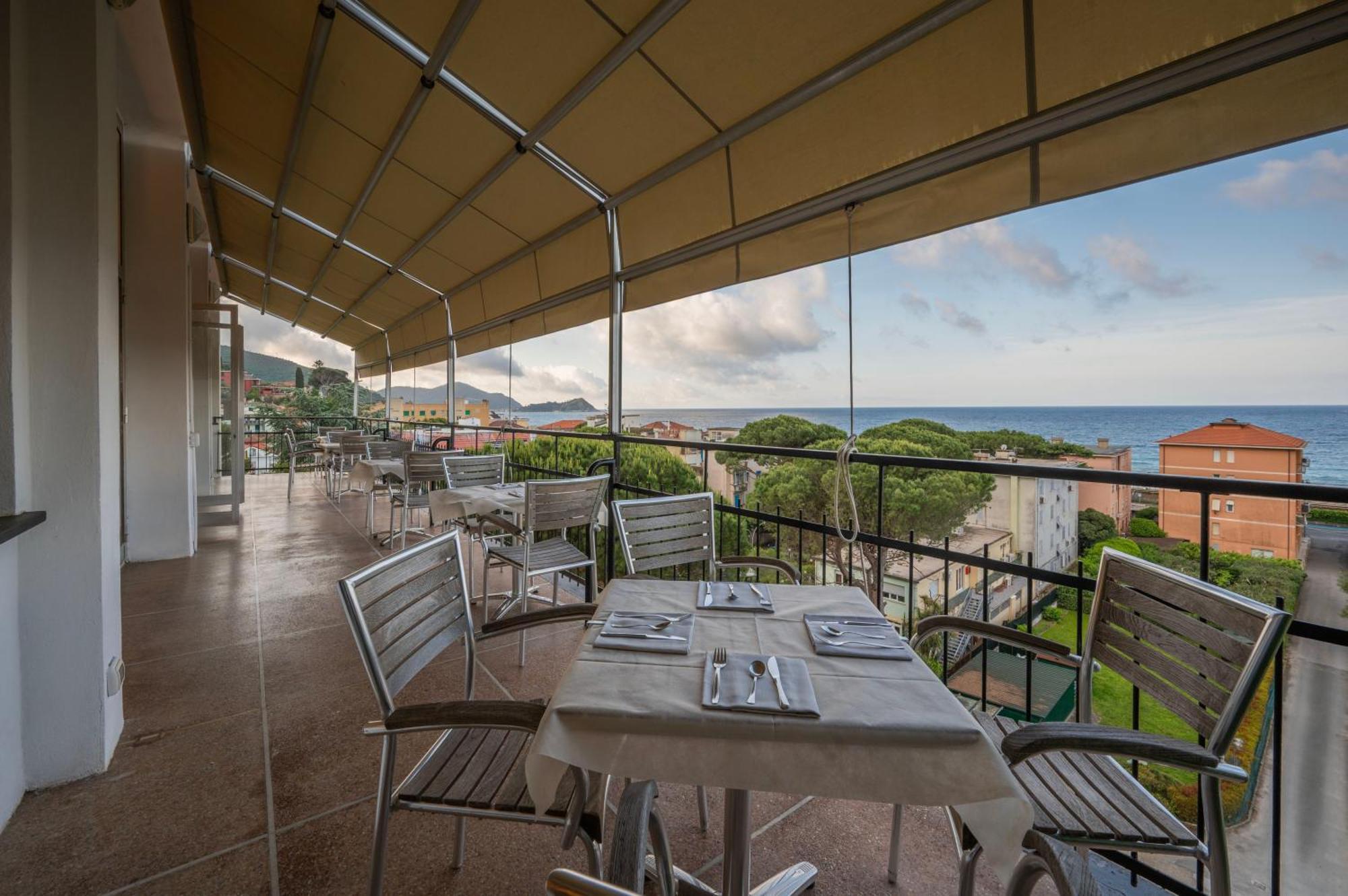Mediterraneo Hotel 3*