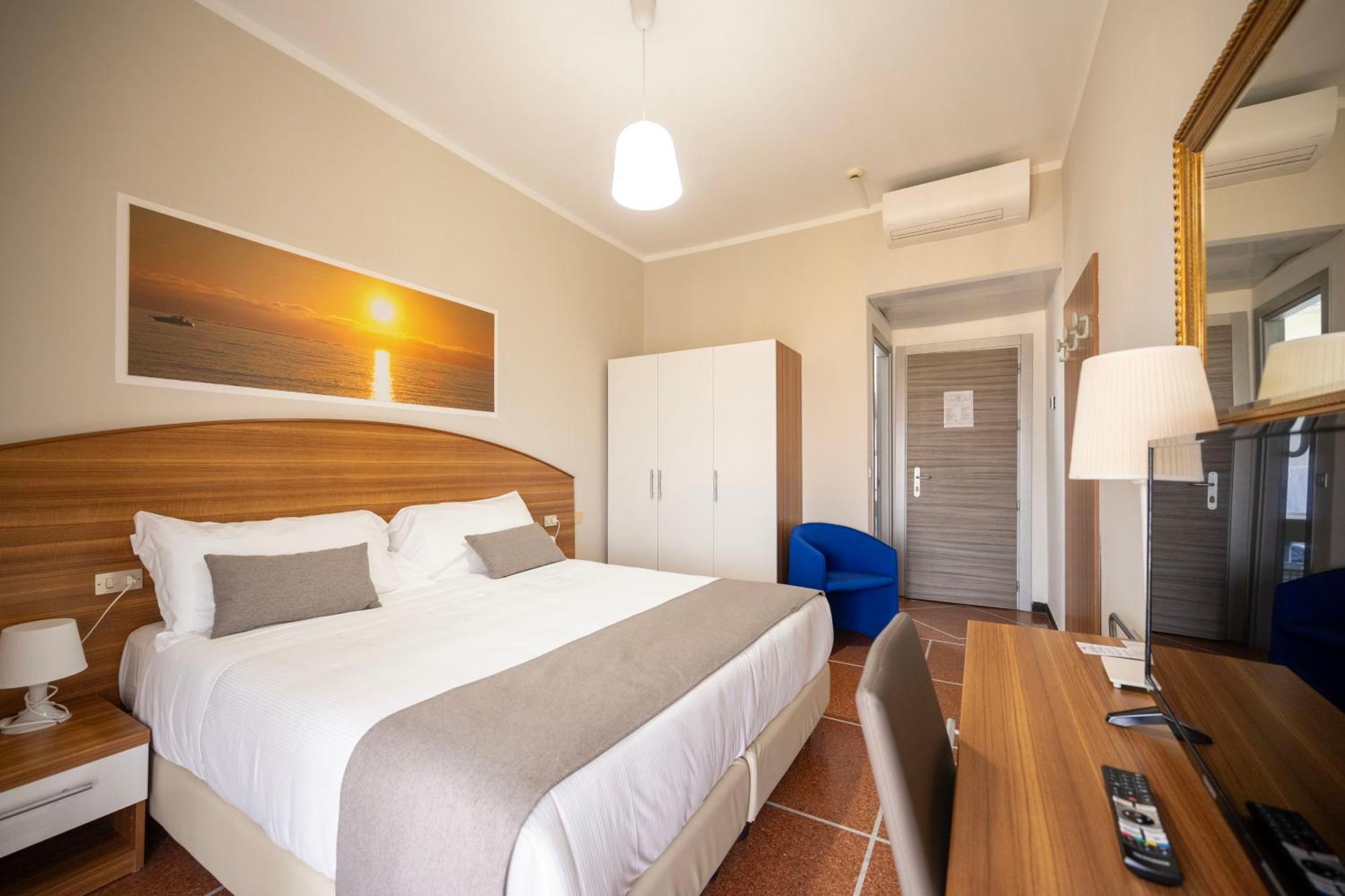 Hotel Mediterraneo 3*