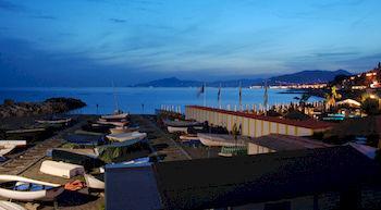 Hotel Mediterraneo Cavi di Lavagna
