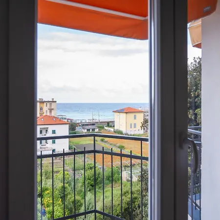 Hotel Mediterraneo Cavi di Lavagna Exterior photo