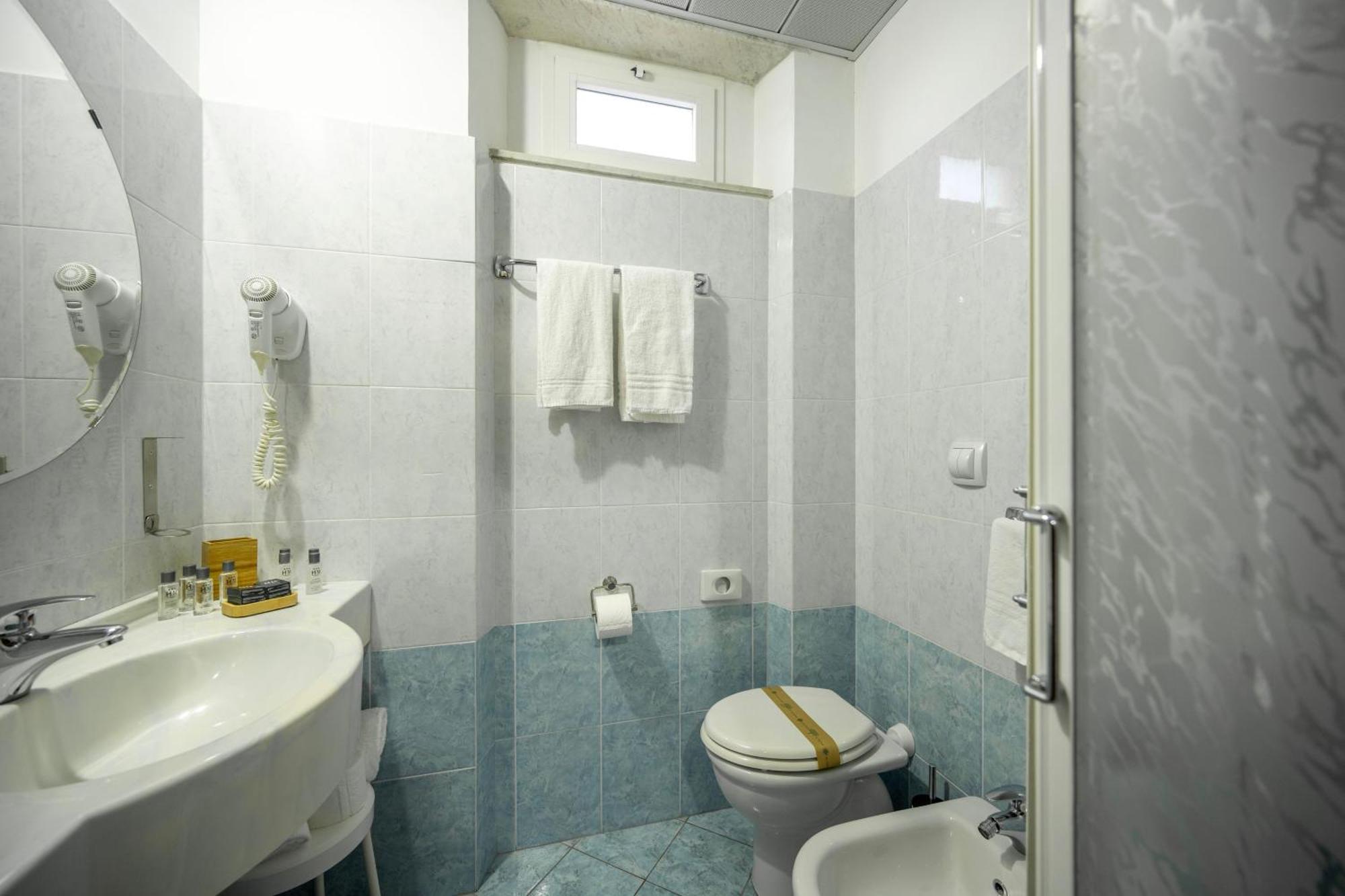 Mediterraneo Hotel Cavi di Lavagna